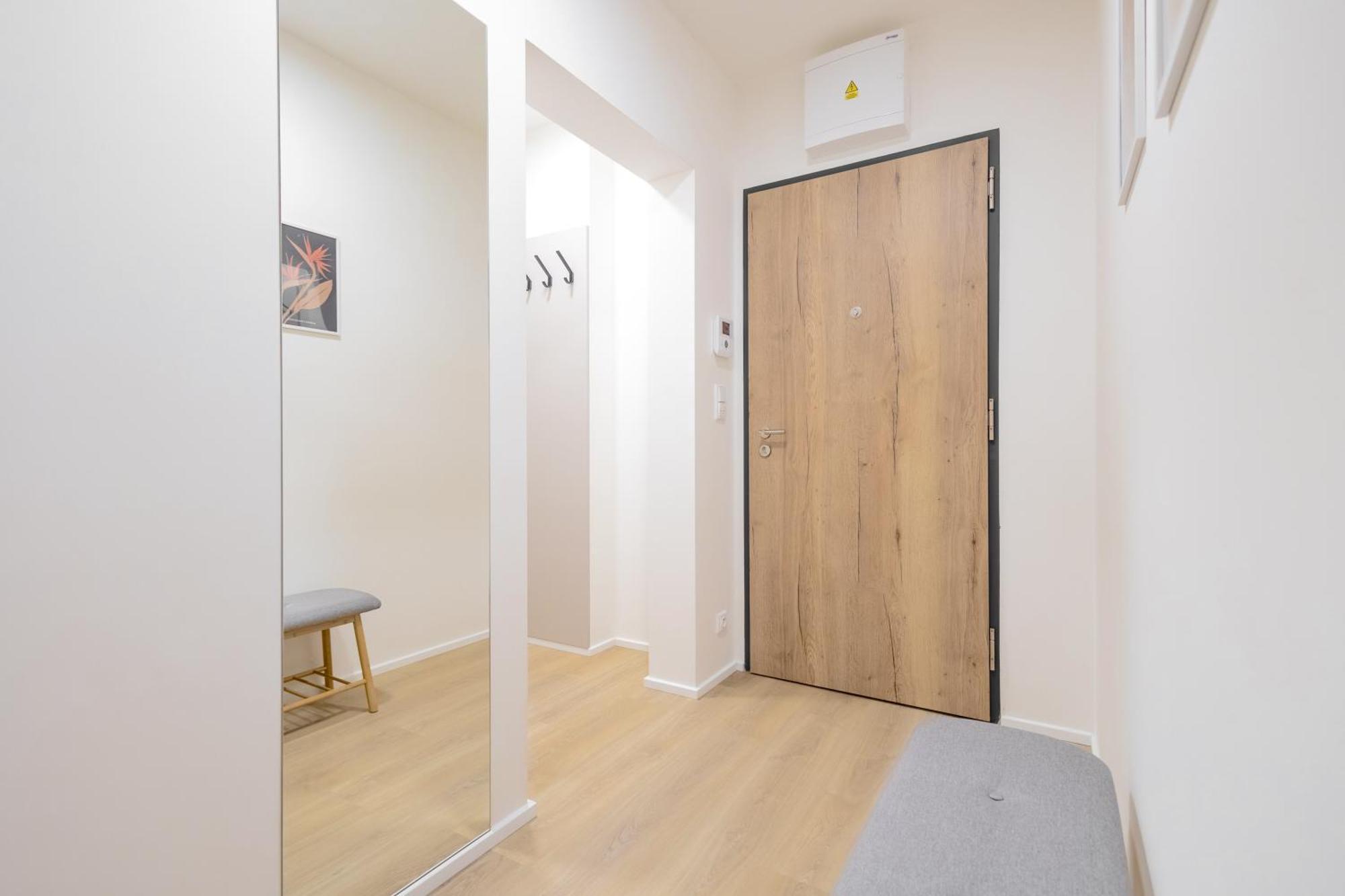 Bright 2Br - 8Th Floor, Balcony, Free Parking - By Gravity Prague Leilighet Eksteriør bilde