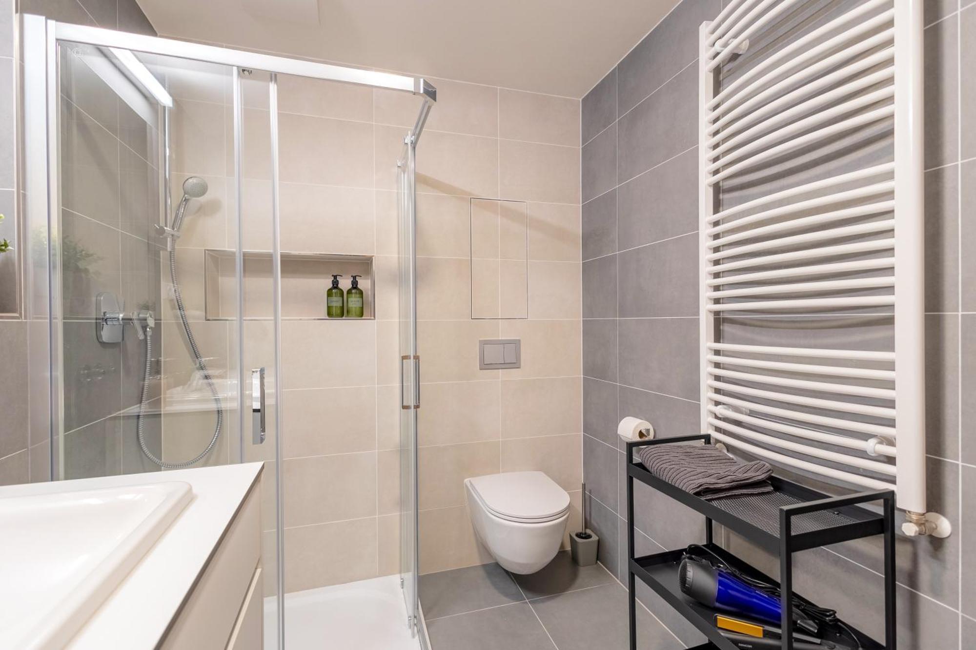 Bright 2Br - 8Th Floor, Balcony, Free Parking - By Gravity Prague Leilighet Eksteriør bilde