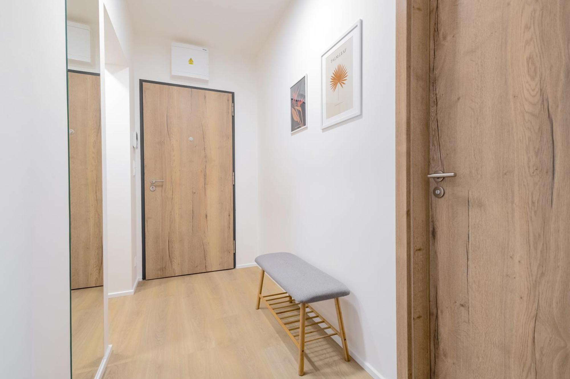 Bright 2Br - 8Th Floor, Balcony, Free Parking - By Gravity Prague Leilighet Eksteriør bilde
