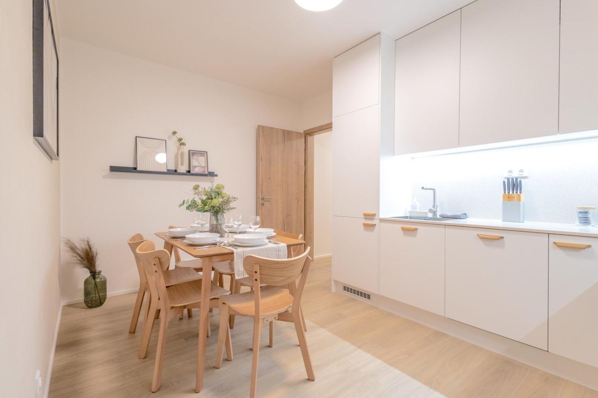 Bright 2Br - 8Th Floor, Balcony, Free Parking - By Gravity Prague Leilighet Eksteriør bilde