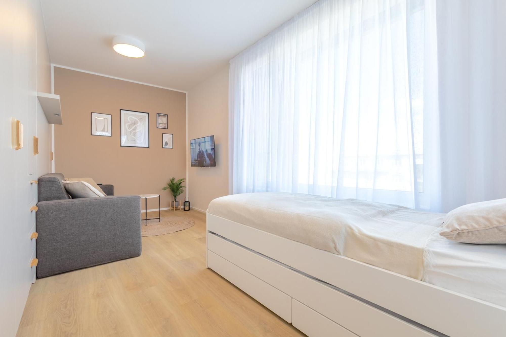 Bright 2Br - 8Th Floor, Balcony, Free Parking - By Gravity Prague Leilighet Eksteriør bilde