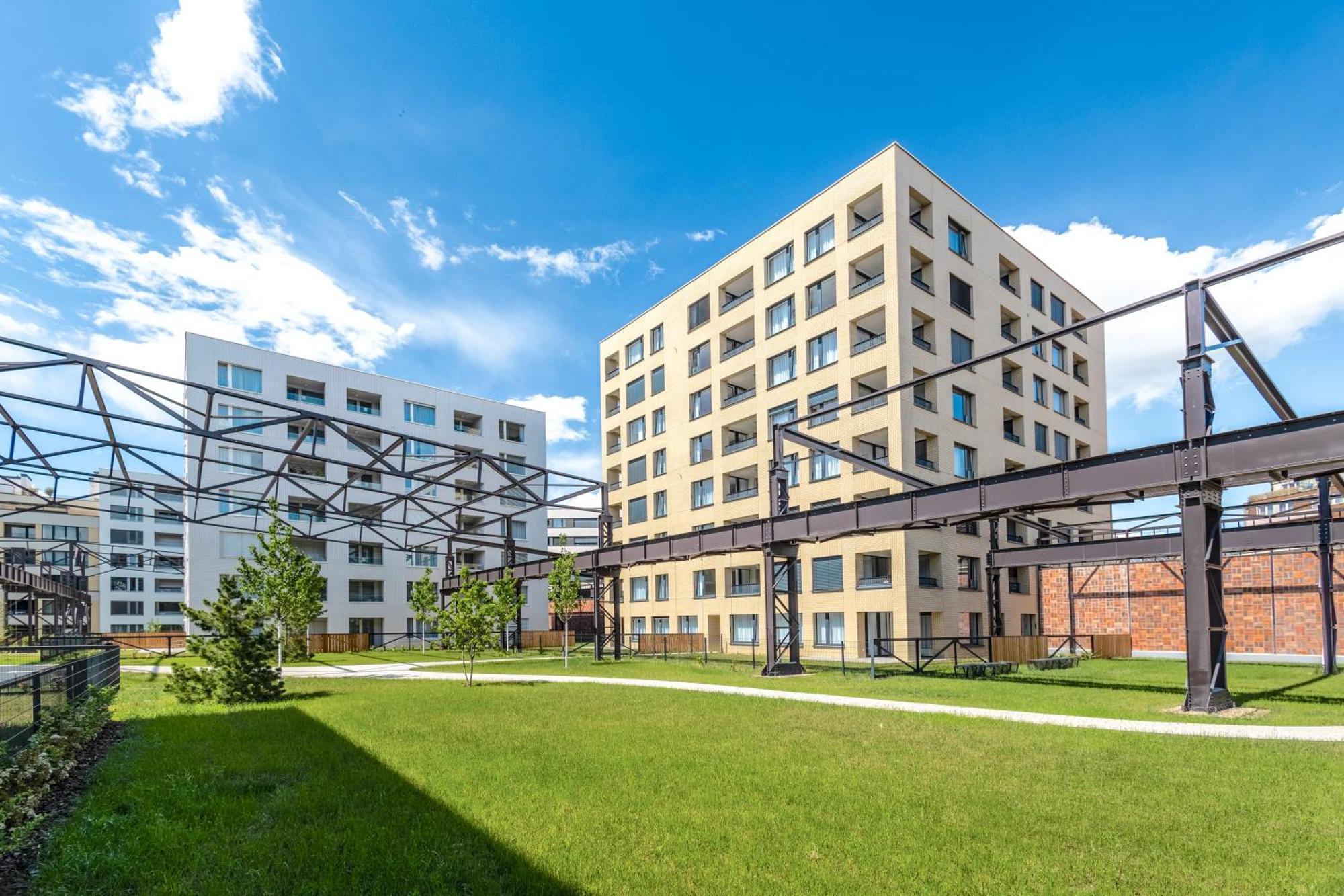 Bright 2Br - 8Th Floor, Balcony, Free Parking - By Gravity Prague Leilighet Eksteriør bilde