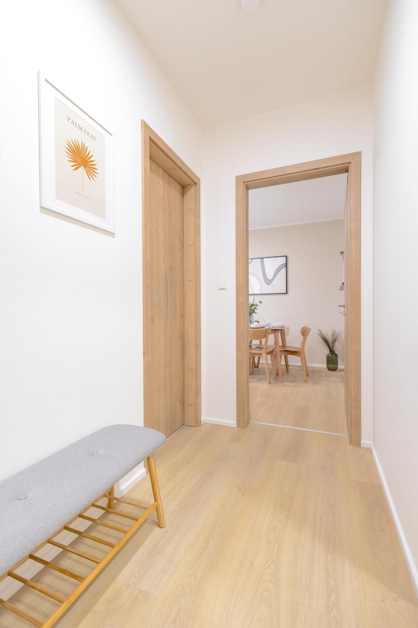 Bright 2Br - 8Th Floor, Balcony, Free Parking - By Gravity Prague Leilighet Eksteriør bilde