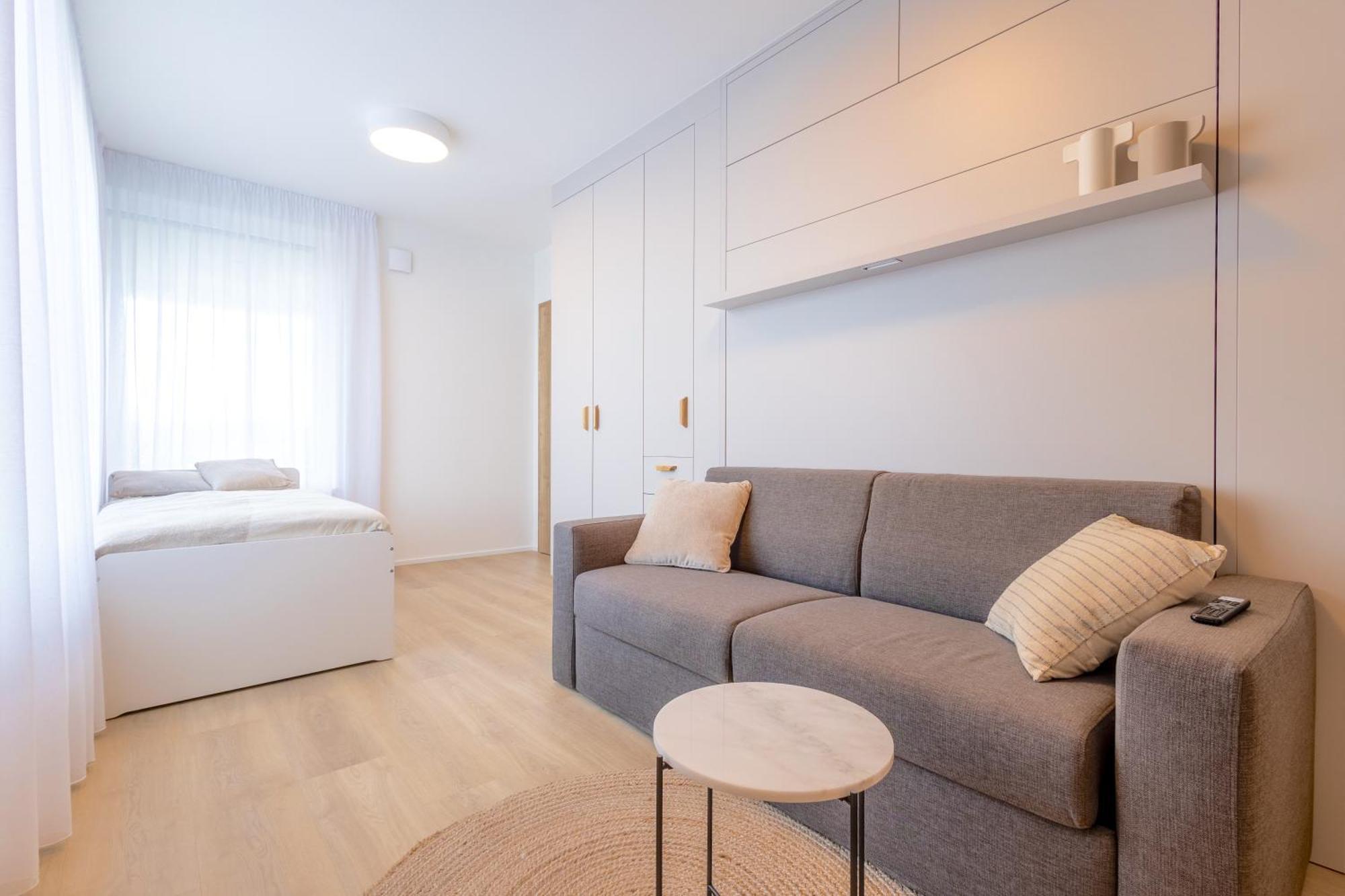 Bright 2Br - 8Th Floor, Balcony, Free Parking - By Gravity Prague Leilighet Eksteriør bilde