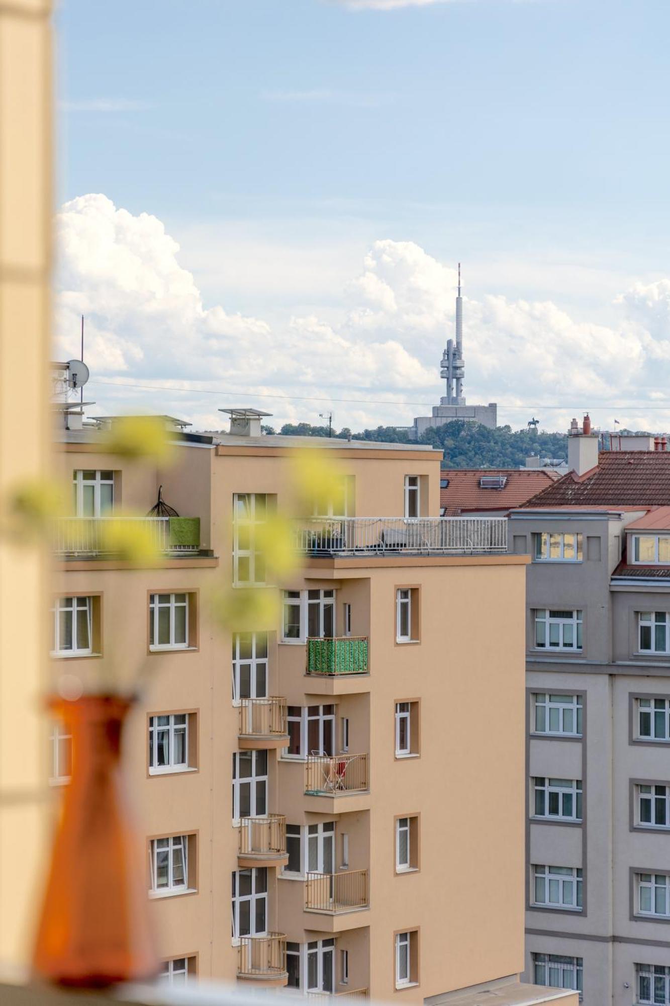 Bright 2Br - 8Th Floor, Balcony, Free Parking - By Gravity Prague Leilighet Eksteriør bilde