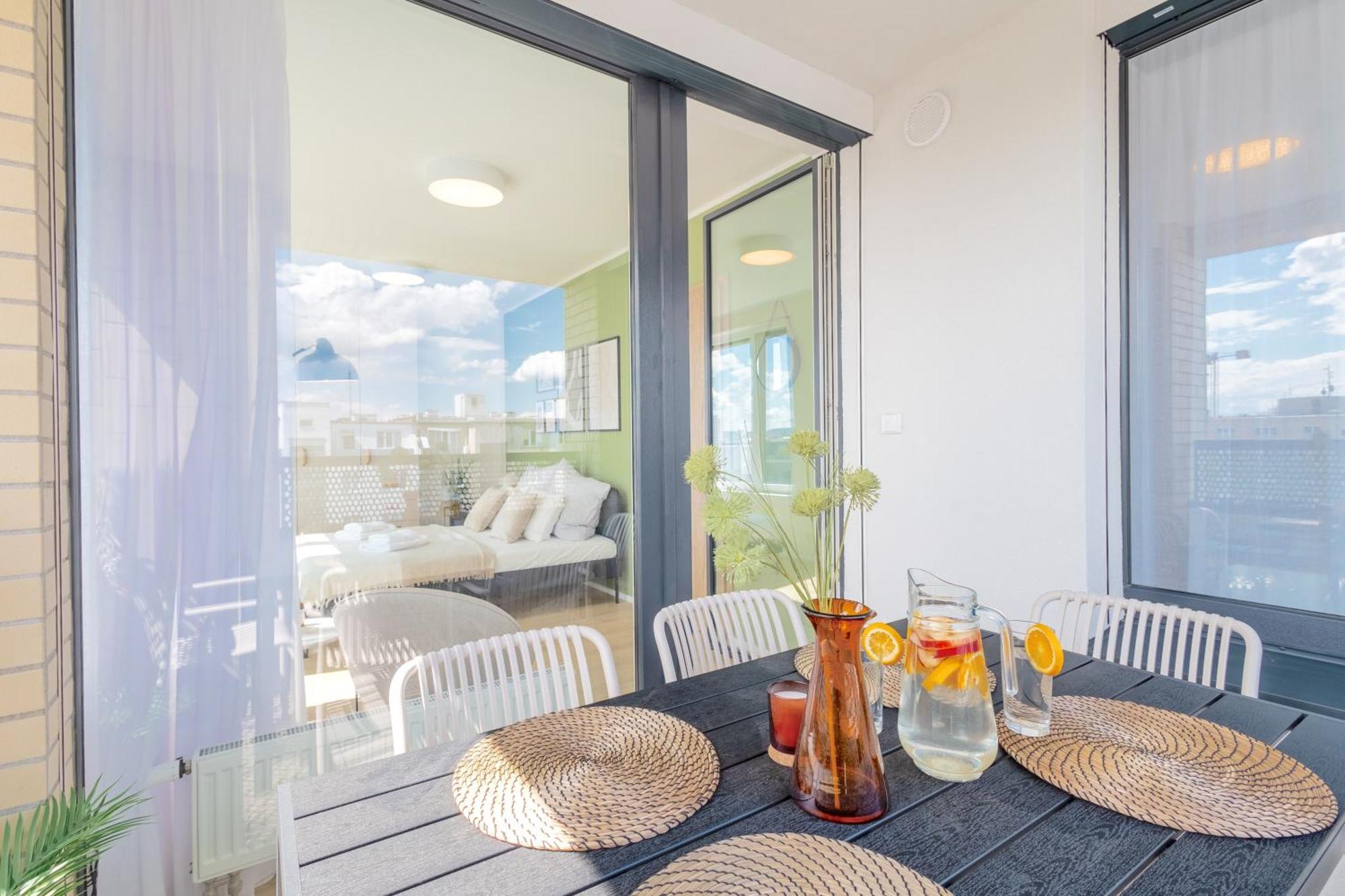 Bright 2Br - 8Th Floor, Balcony, Free Parking - By Gravity Prague Leilighet Eksteriør bilde