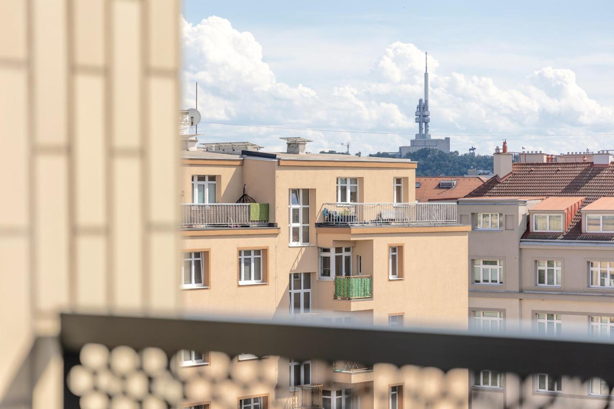 Bright 2Br - 8Th Floor, Balcony, Free Parking - By Gravity Prague Leilighet Eksteriør bilde